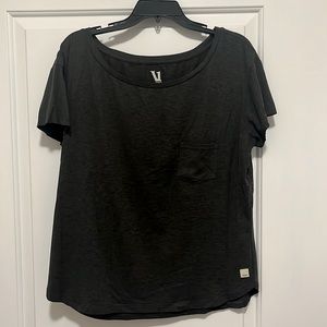 NWOT one pocket Vuori T-shirt - short sleeves - heathered charcoal grey